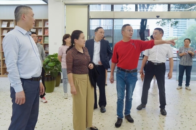 学校党委书记田华玉带队开展校园安全检查