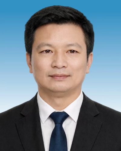 王雪峰　党委委员、副校长